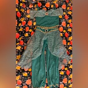 EUC - Disney Parks Jasmine Costume - Size 6